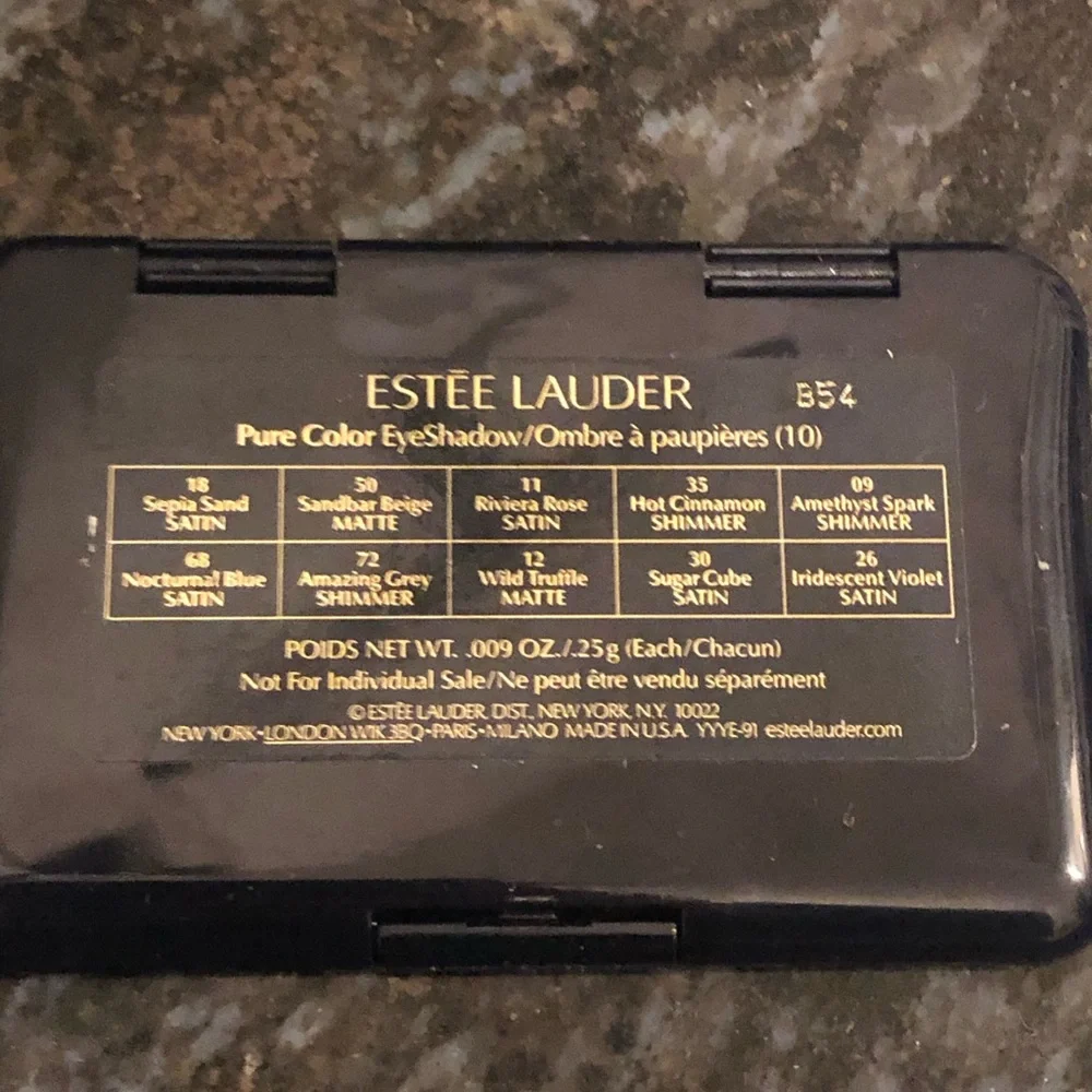 Estée Lauder collection unused.